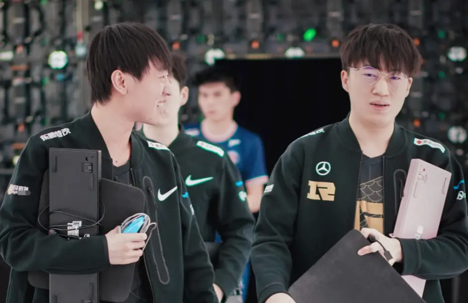 关于TES不断突破！，Doinb连续三场比赛得分超过表现优异上演精彩一战的信息