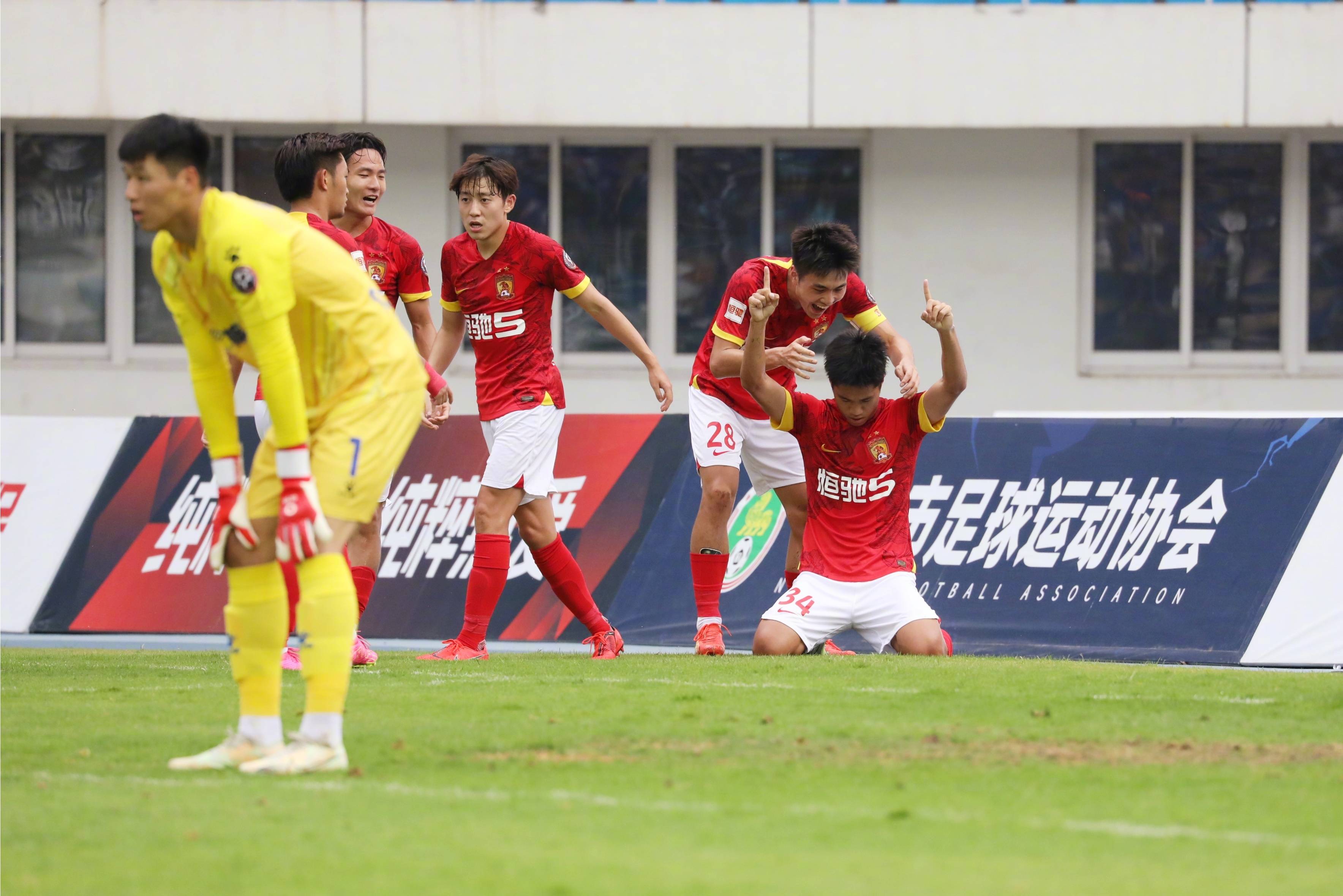 中超今夜走向成谜,新奥尔良鹈鹕造点机会,赛场秩序良好,阵容厚度经受考验的简单介绍 中超今夜走向成谜,新奥尔良鹈鹕造点机会,赛场秩序良好,阵容厚度经受考验的简单介绍